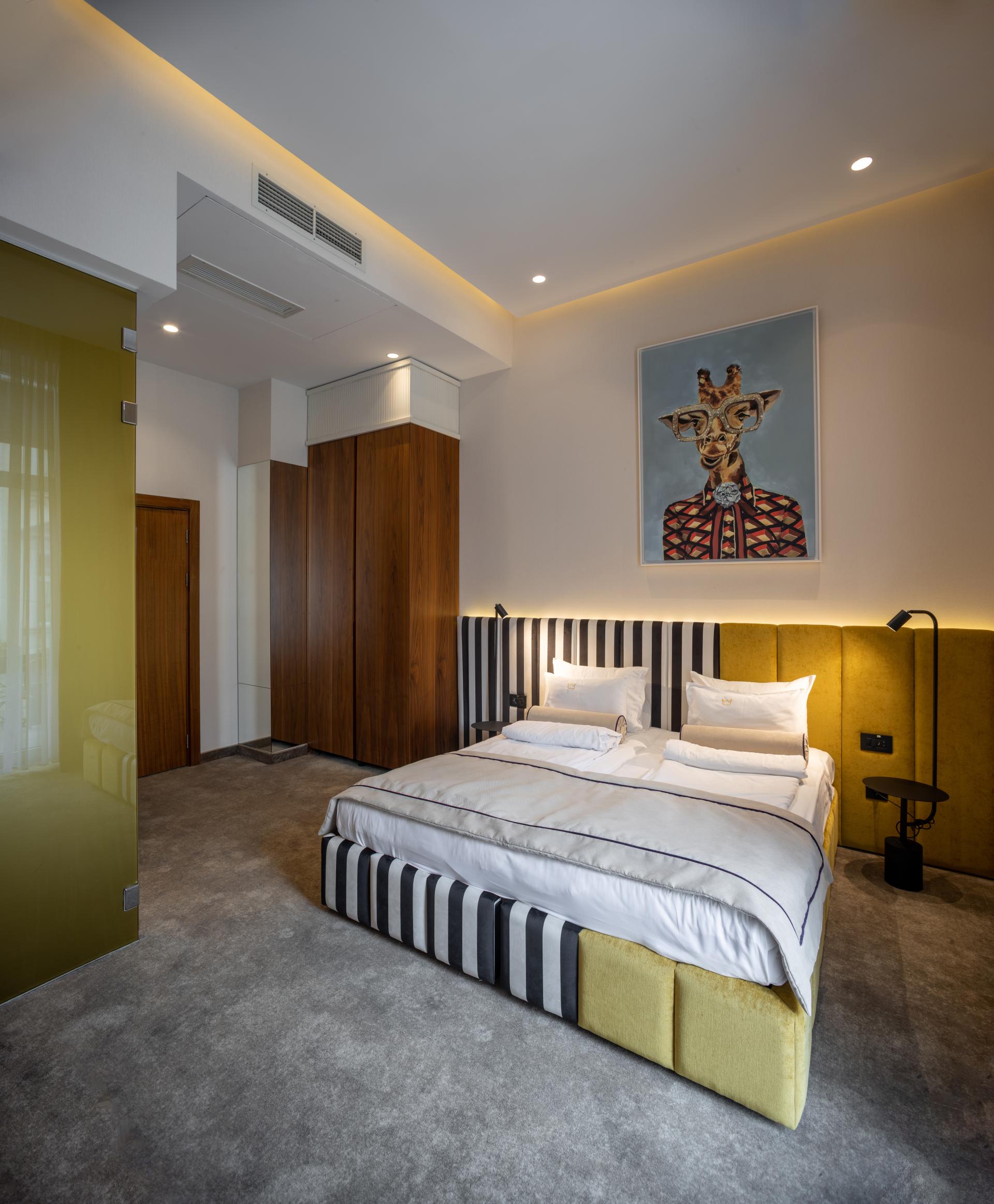 2.jpg - Deluxe Double or Twin Room with Balcony - Maison Royale Belgrade